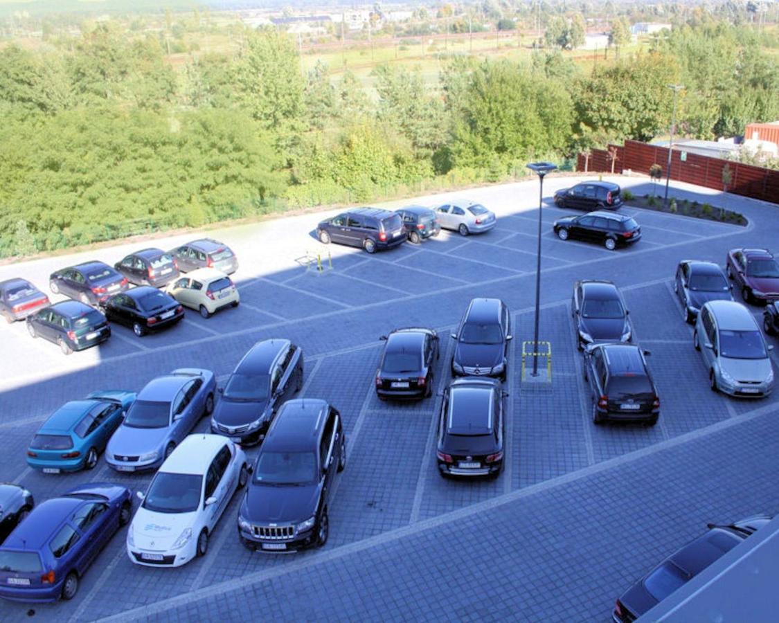 Hotel Business Faltom Gdynia Rahmel Exterior foto