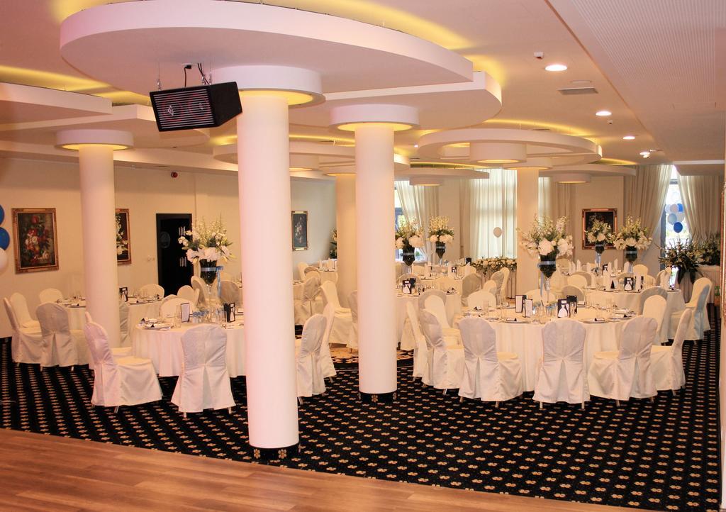 Hotel Business Faltom Gdynia Rahmel Exterior foto