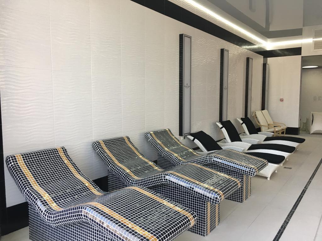 Hotel Business Faltom Gdynia Rahmel Exterior foto