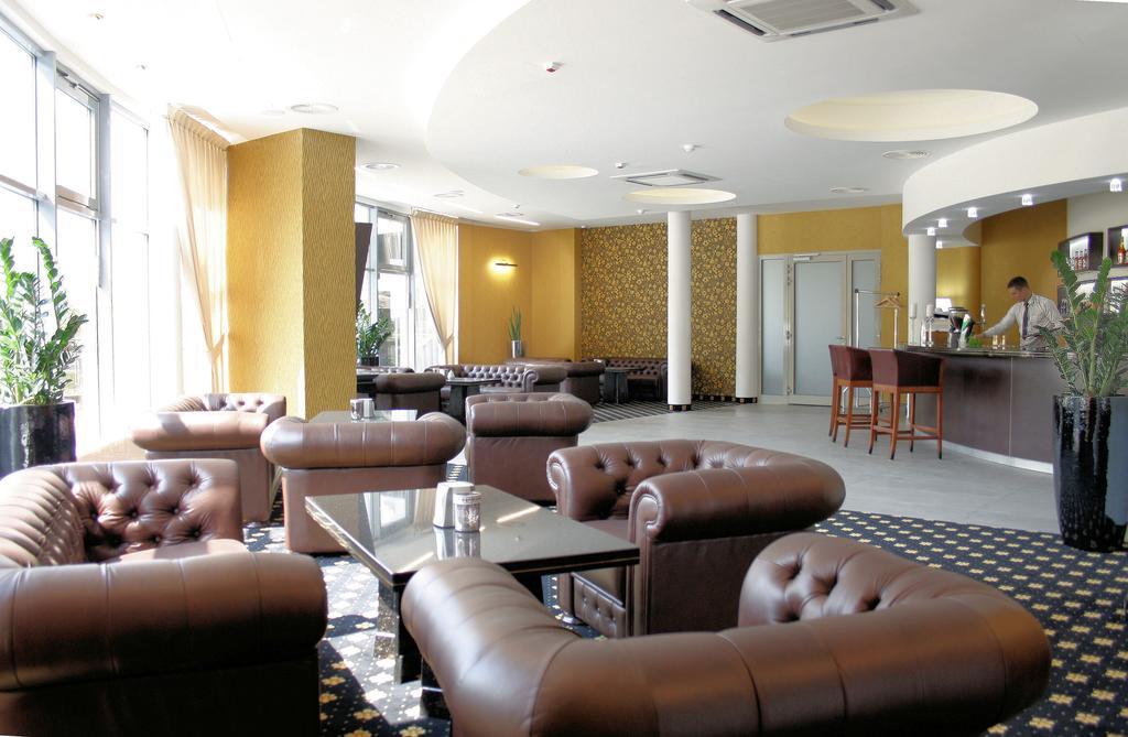 Hotel Business Faltom Gdynia Rahmel Exterior foto